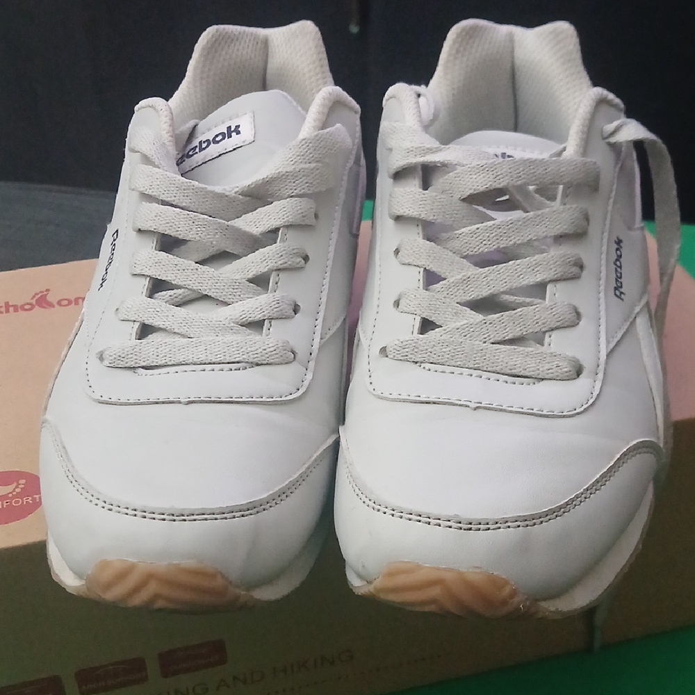 Reebok Sneakers